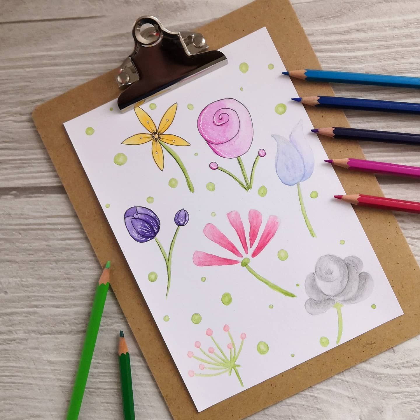 Zarte und filligrane Blumen mit Buntstiften gemalt Doodle Flowers